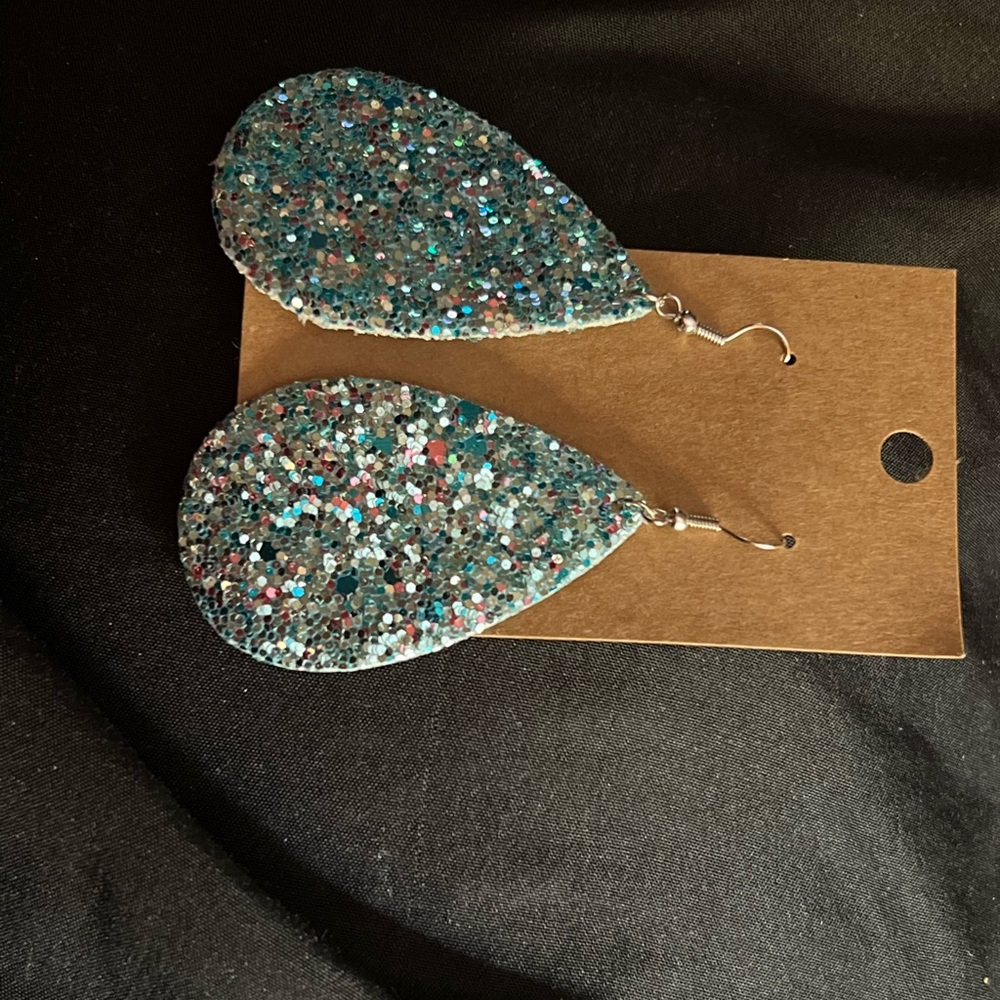 Womens costume jewelry